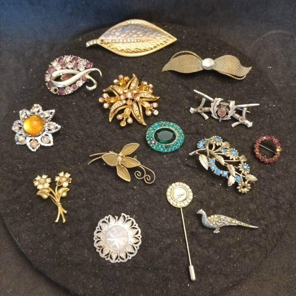 Broken Brooches Bundle Joblot Spares Repairs