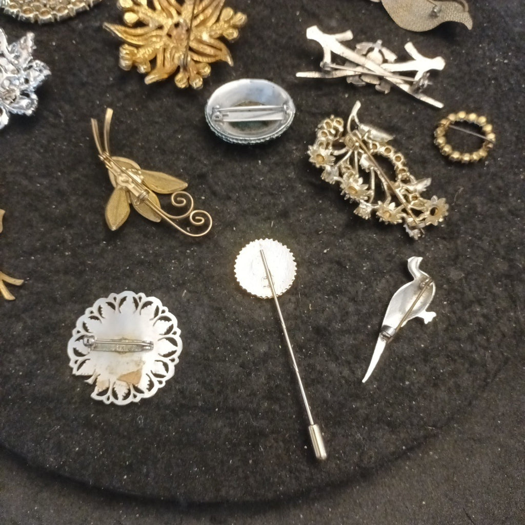 Broken Brooches Bundle Joblot Spares Repairs