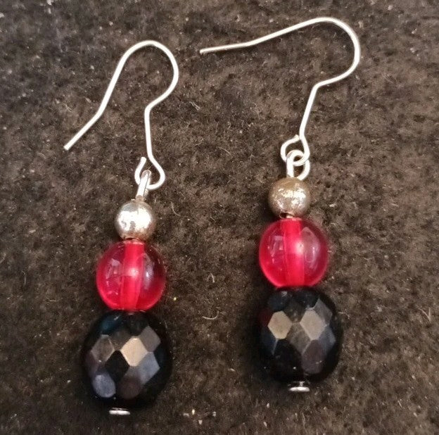 Earrings bundle. Pairs Of Earrings For Pierced Ears. Hoop Dangle Bundle Joblot