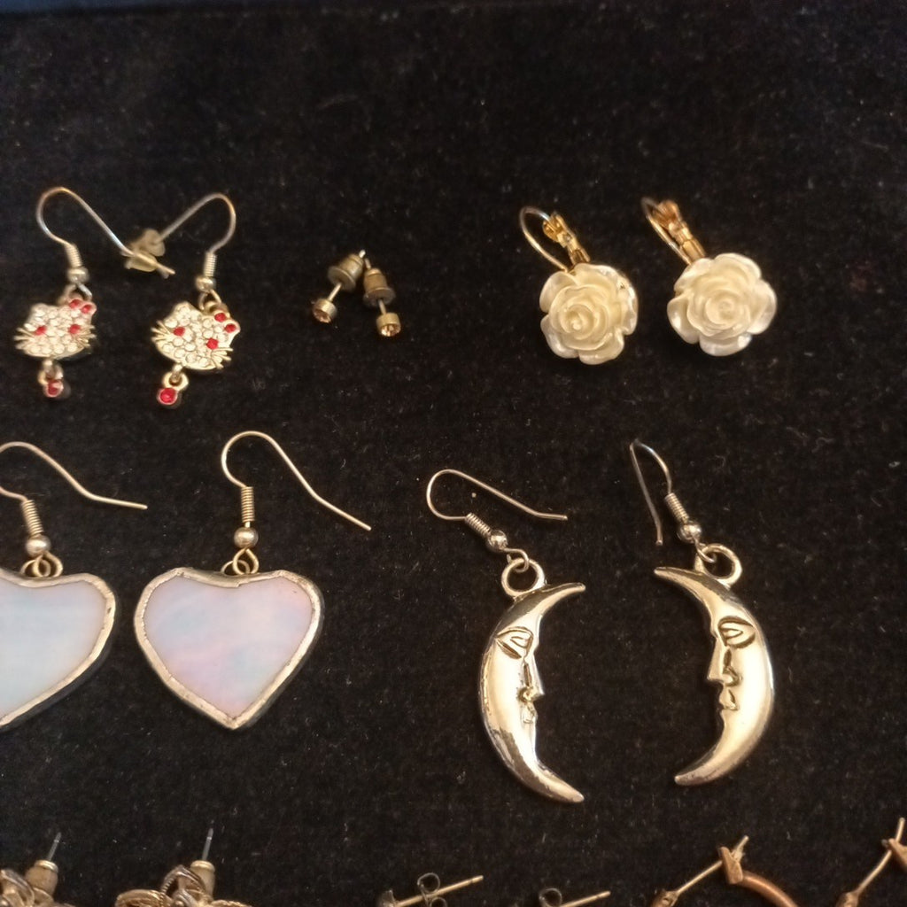 Earrings. Pairs Of Earrings For Pierced Ears. Dangle. Bundle Joblot
