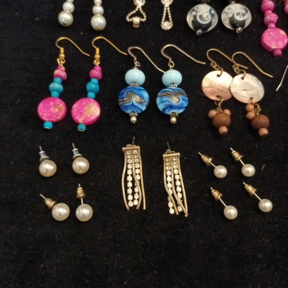 Earrings. Pairs Of Earrings For Pierced Ears. Dangle. Bundle Joblot