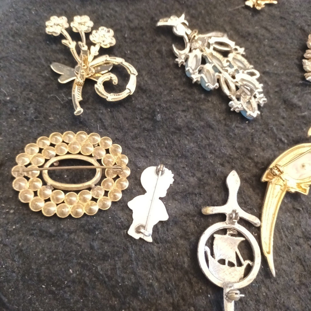 Broken Brooches Bundle Joblot Spares Repairs