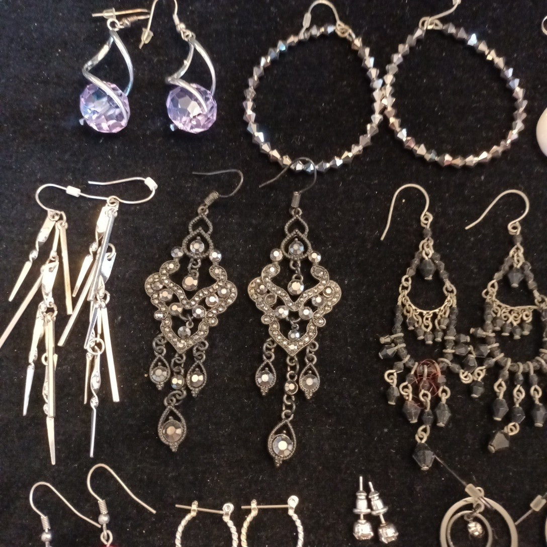 Earrings. Pairs Of Earrings For Pierced Ears. Dangle. Bundle Joblot