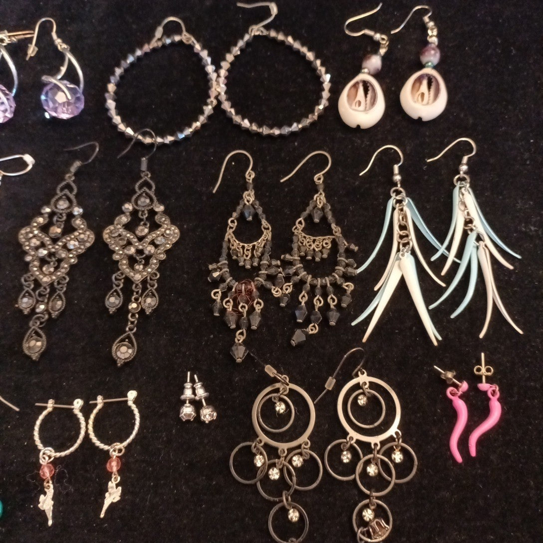 Earrings. Pairs Of Earrings For Pierced Ears. Dangle. Bundle Joblot