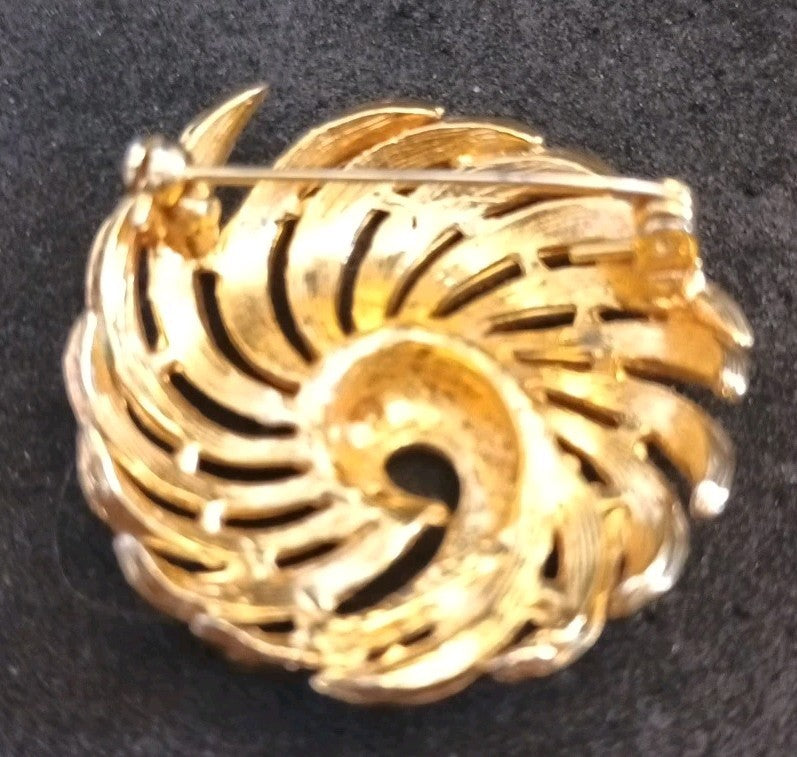 Corocraft Gold Tone Brooch 42mm Diameter