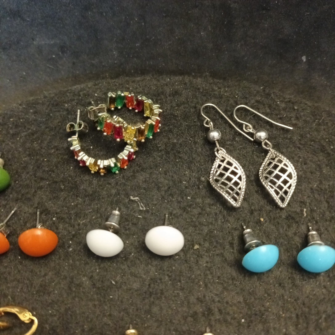 Earrings. Pairs Of Earrings For Pierced Ears. Hoop Dangle. Bundle Joblot