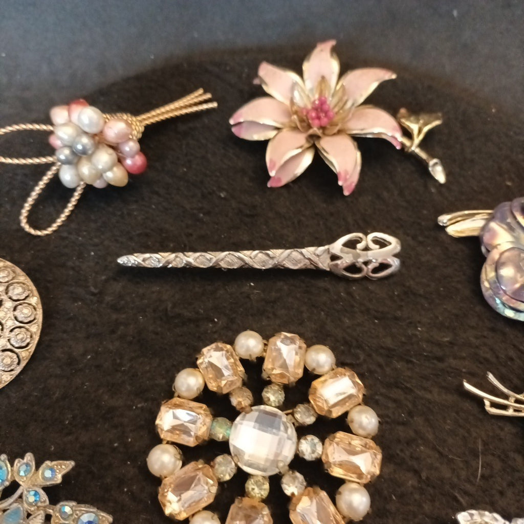 Broken Brooches Bundle Joblot Spares Repairs