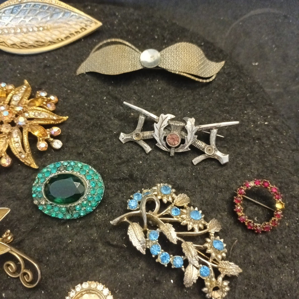 Broken Brooches Bundle Joblot Spares Repairs