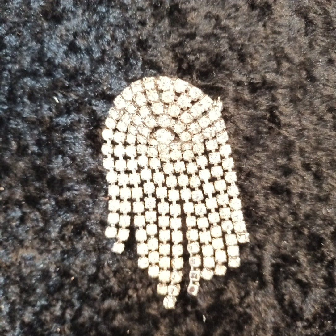 Brooch Silver Tone Sparkly Rhinestones 7cm Drop