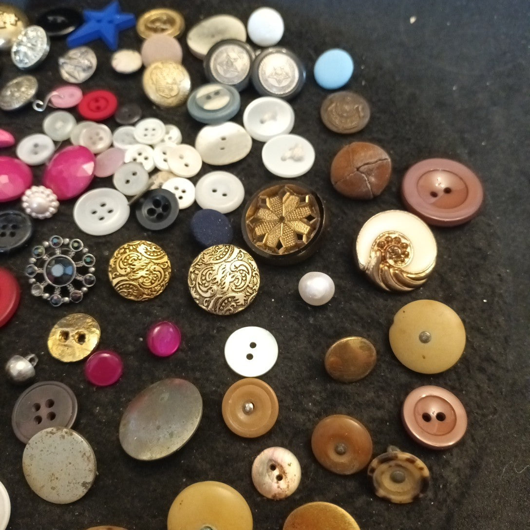 Buttons. Assorted Buttons Bundle Joblot