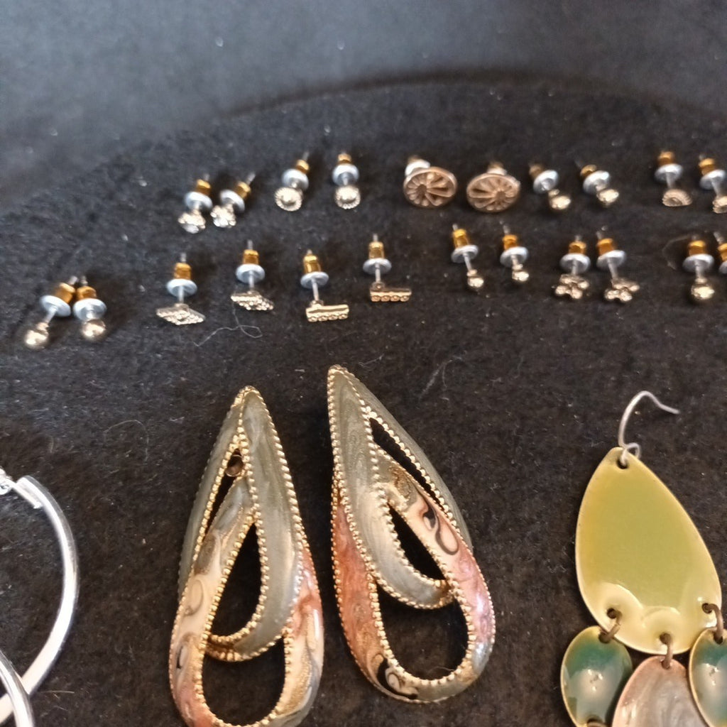 Earrings. Pairs Of Earrings For Pierced Ears. Hoop Dangle. Bundle Joblot