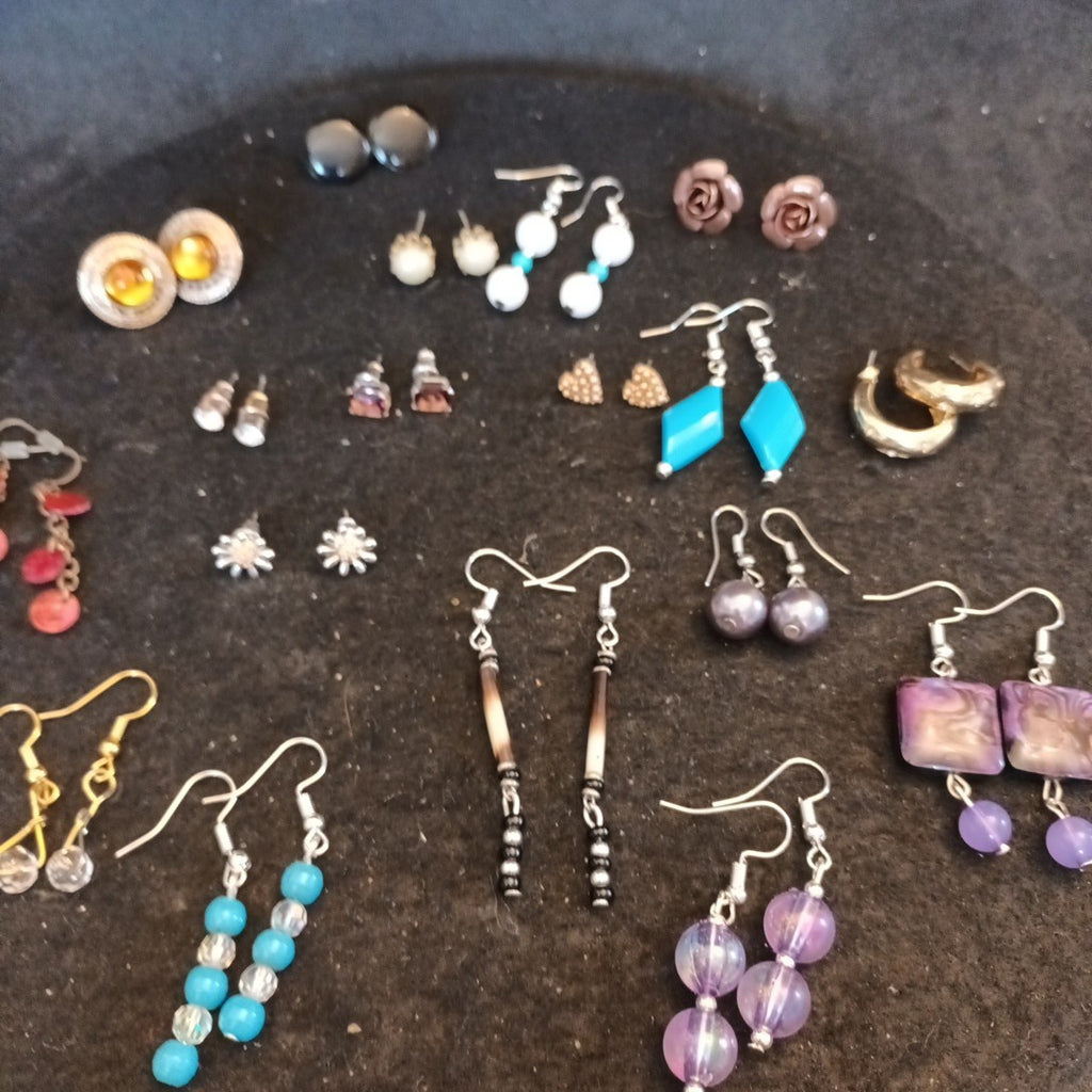Earrings. Pairs Of Earrings For Pierced Ears. Hoop Dangle. Bundle Joblot