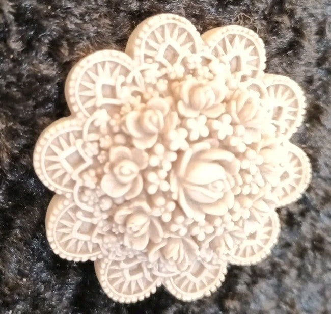 Resin/celluloid Carved Effect Brooch Biege 40.7mm Floral