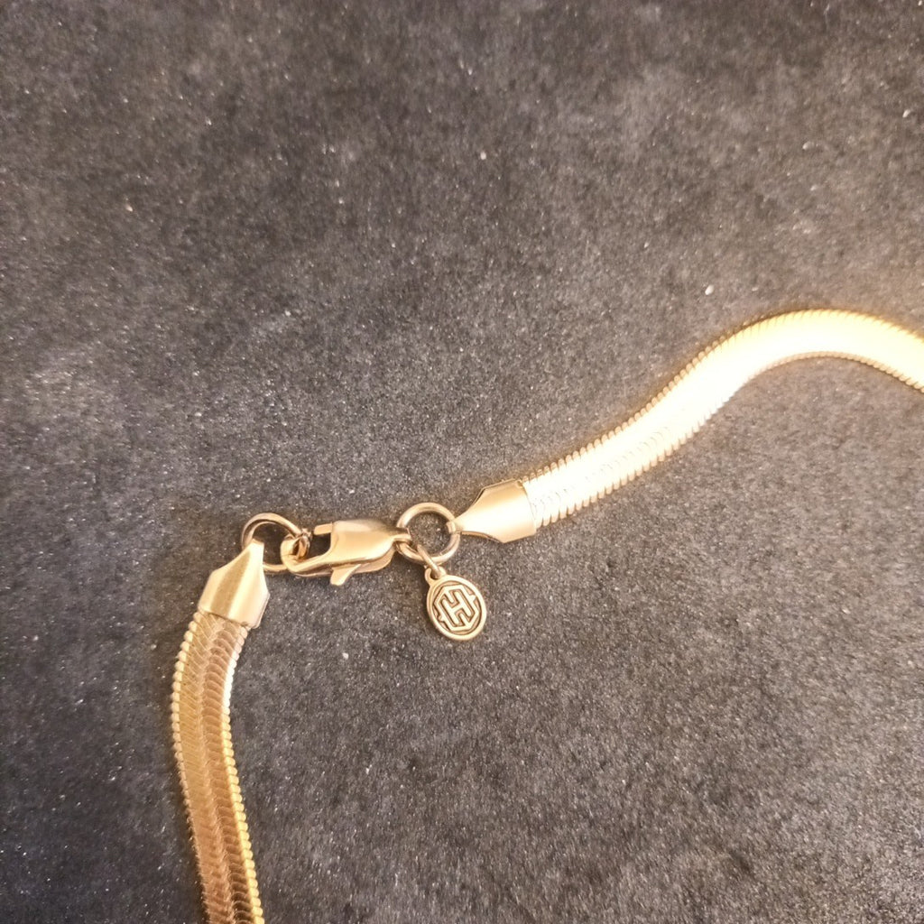 Helloice Gold Tone Chain Necklace 17in (43cm)