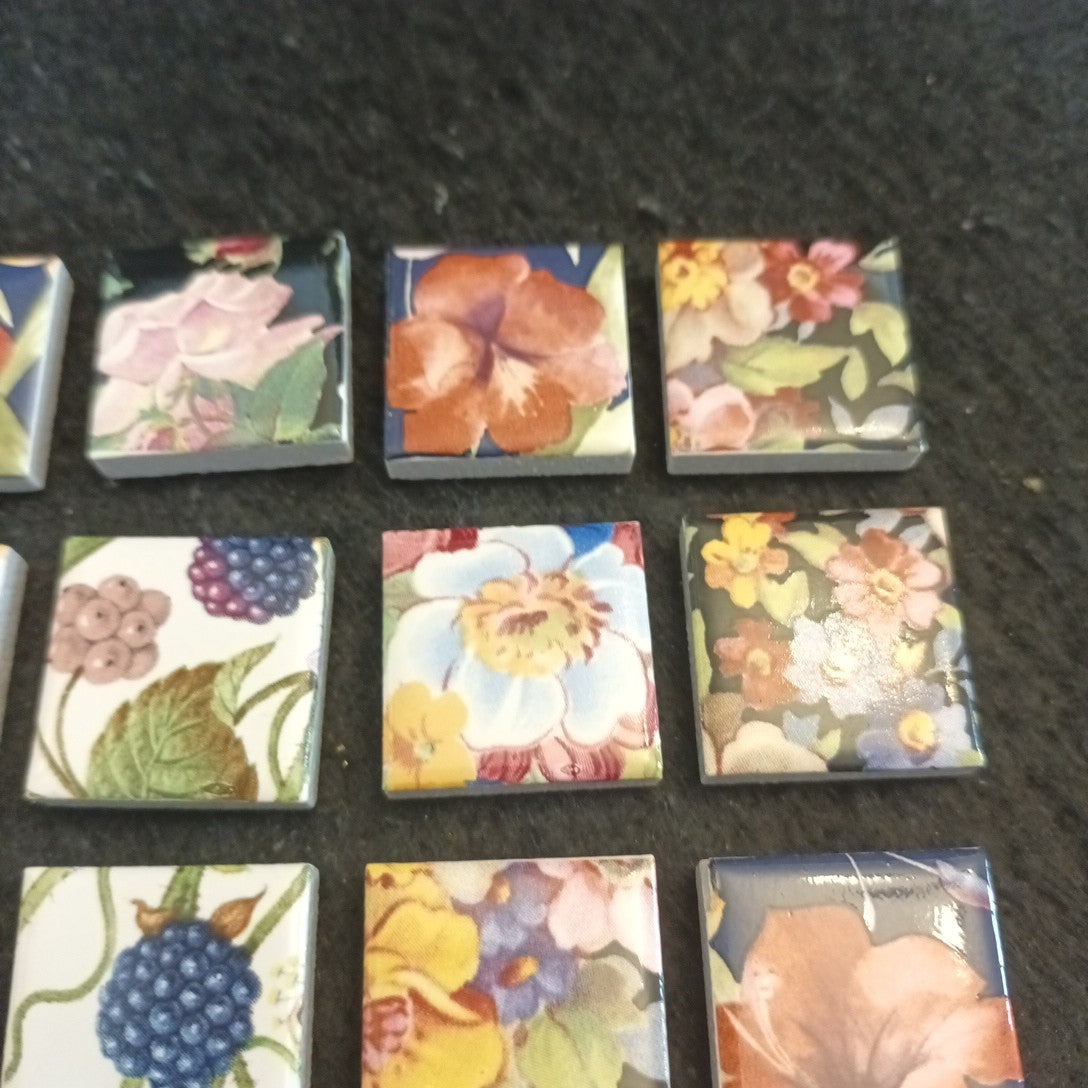 Ceramic Tiles Small 22x22mm Floral Blackcurrant