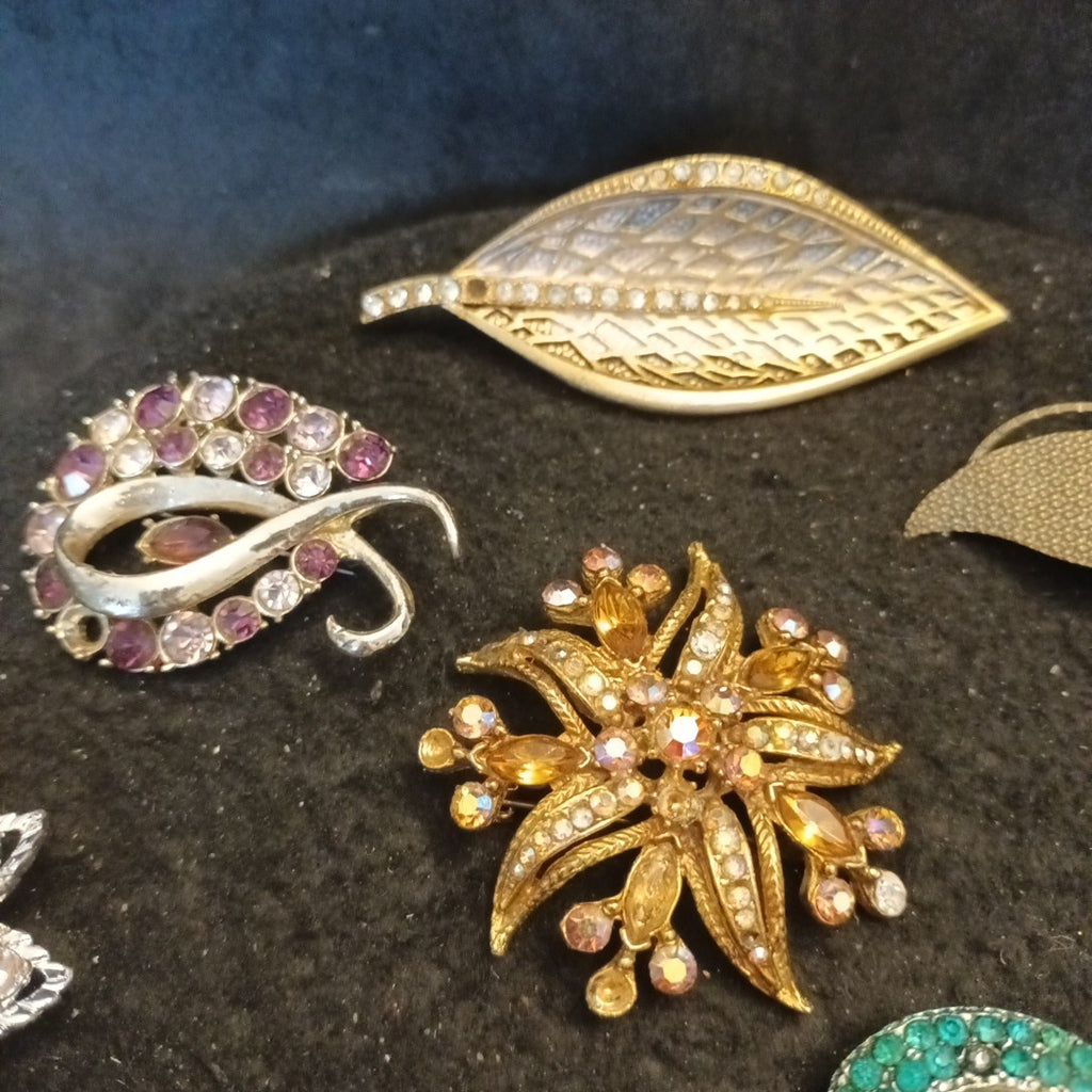 Broken Brooches Bundle Joblot Spares Repairs