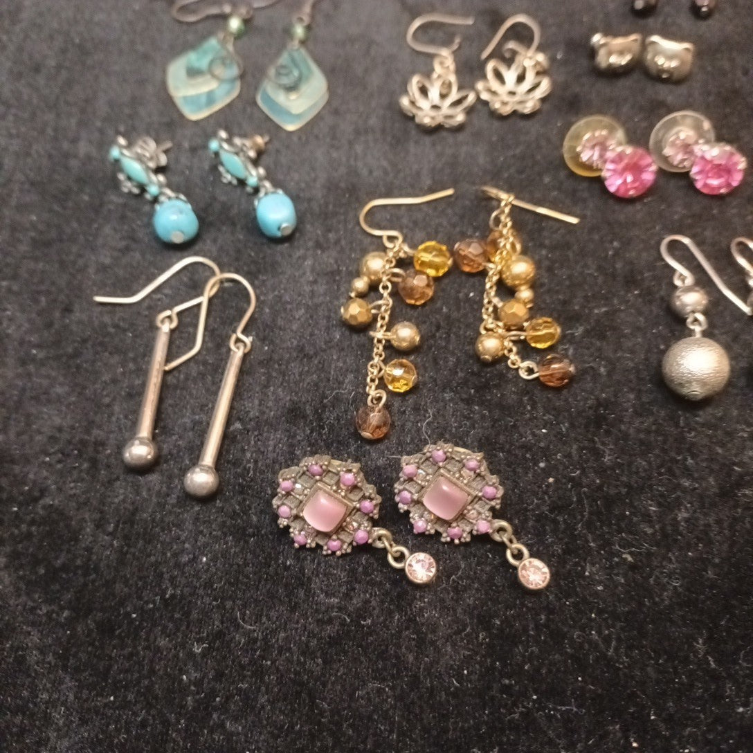 Earrings. Pairs Of Earrings For Pierced Ears. Dangle. Bundle Joblot