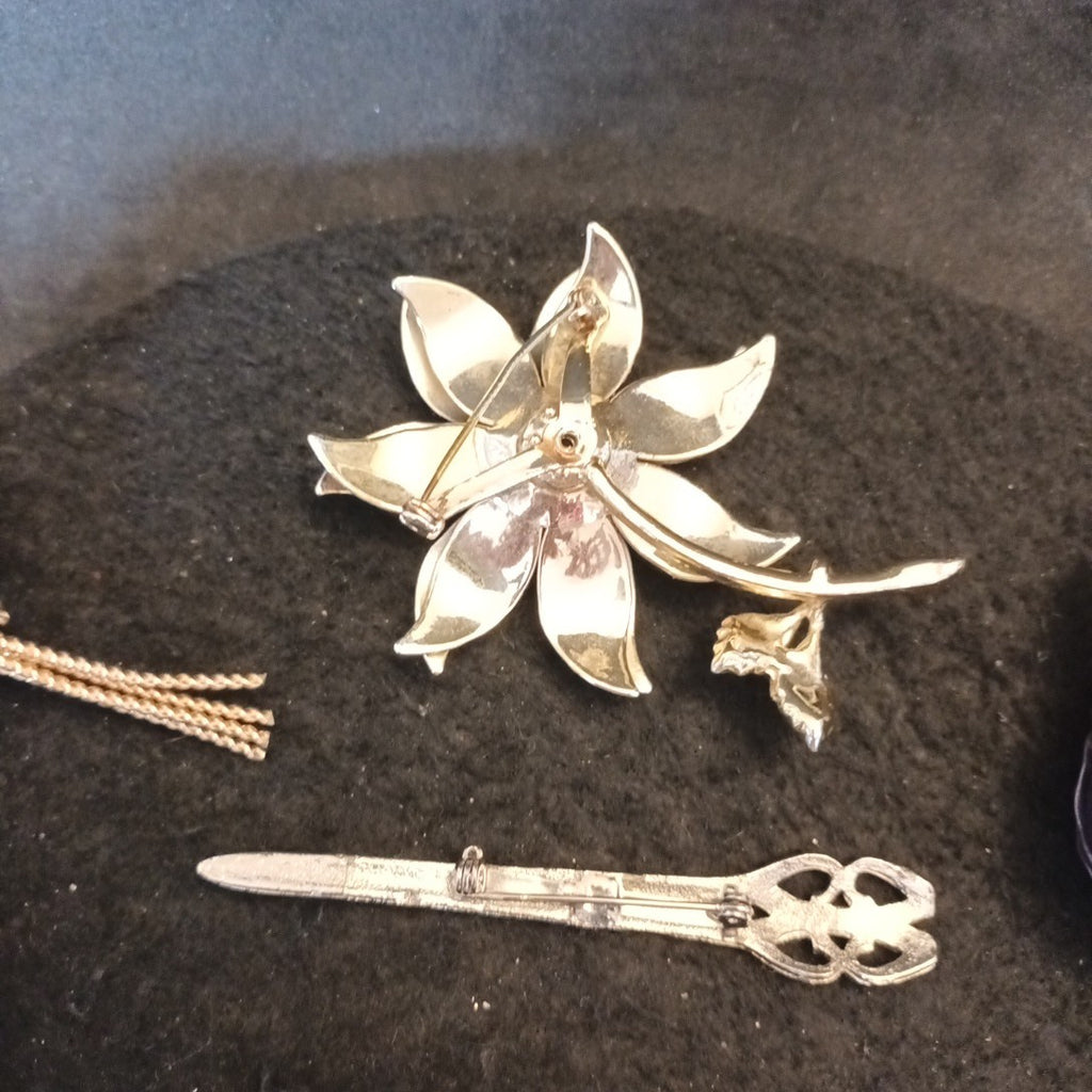 Broken Brooches Bundle Joblot Spares Repairs