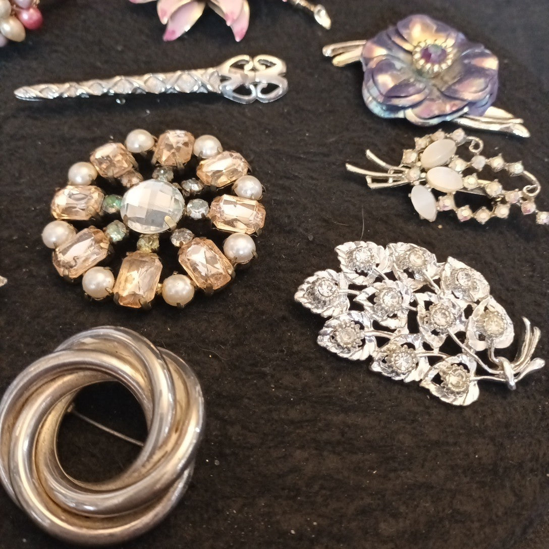 Broken Brooches Bundle Joblot Spares Repairs