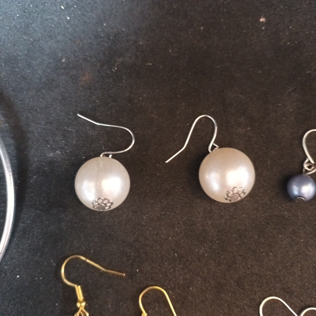 Earrings. Pairs Of Earrings For Pierced Ears. Hoop Dangle. Bundle Joblot