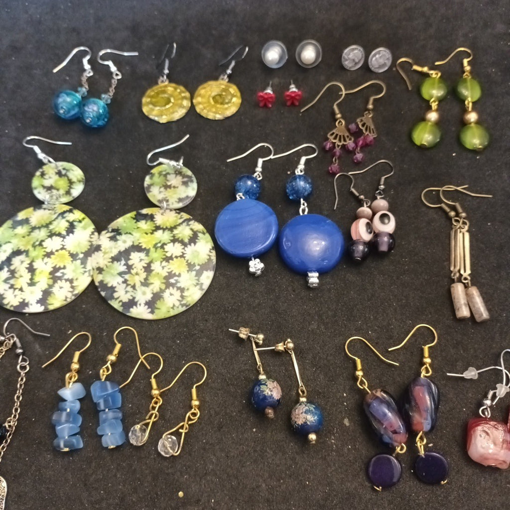 Earrings. Pairs Of Earrings For Pierced Ears. Dangle. Bundle Joblot