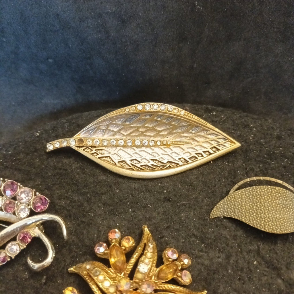 Broken Brooches Bundle Joblot Spares Repairs