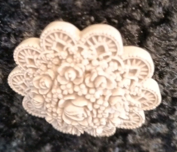 Resin/celluloid Carved Effect Brooch Biege 40.7mm Floral