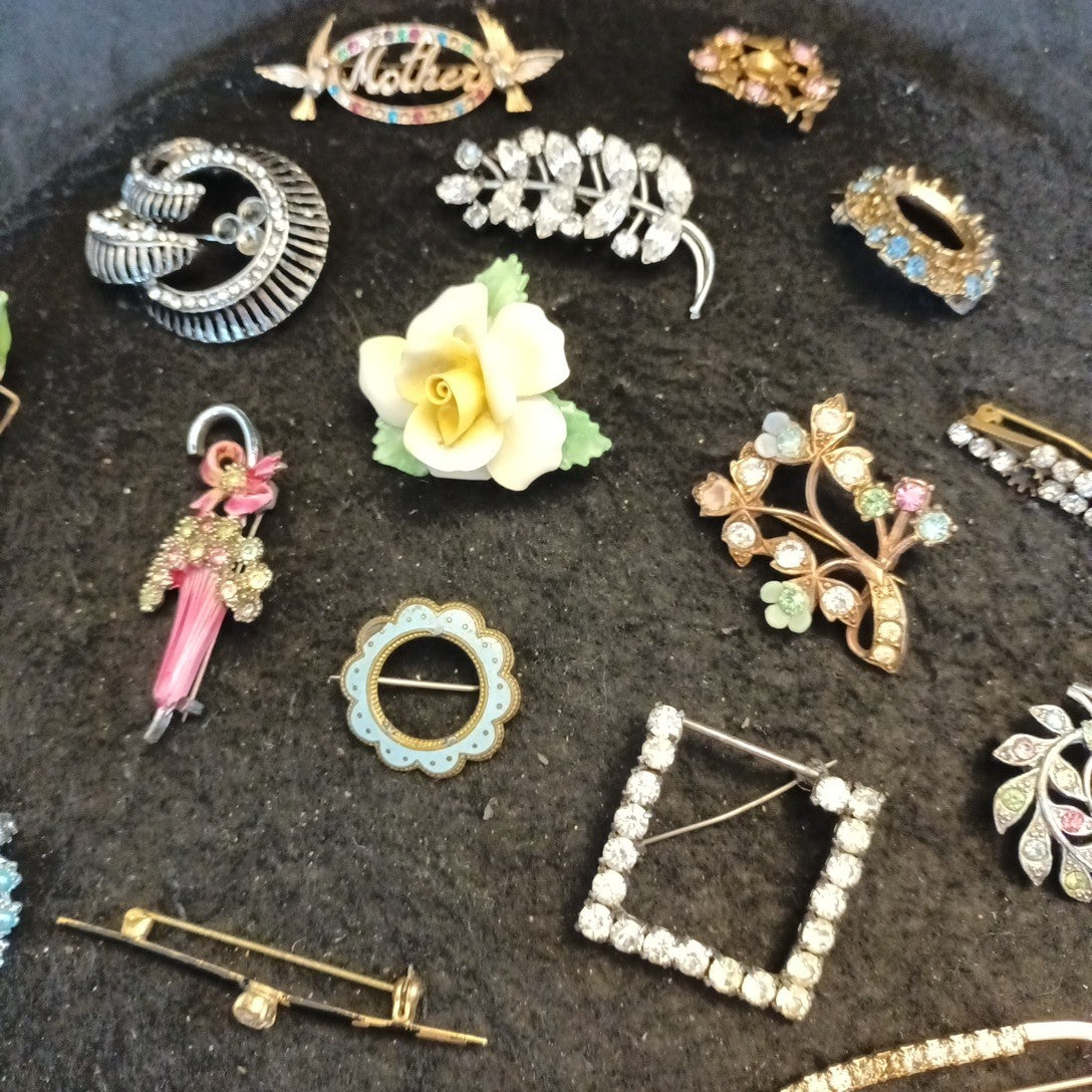 Broken Brooches Bundle Joblot Spares Repairs