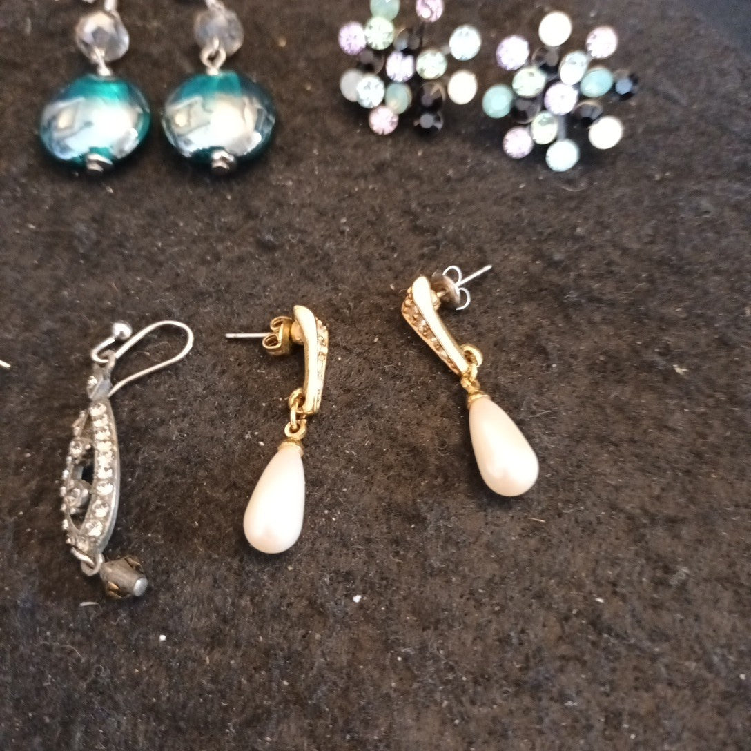 Earrings. Pairs Of Earrings For Pierced Ears. Hoop Dangle. Bundle Joblot