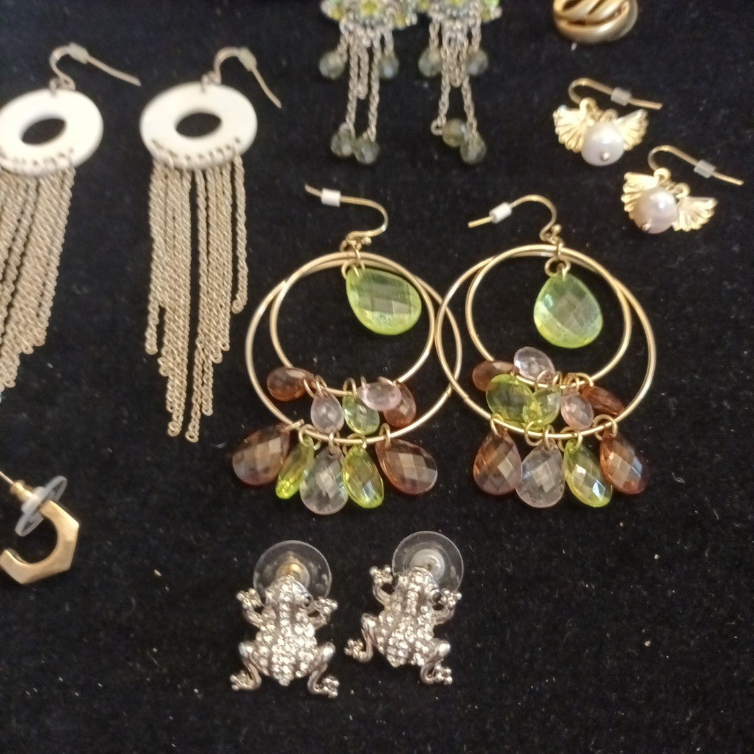 Earrings. Pairs Of Earrings For Pierced Ears. Dangle. Bundle Joblot