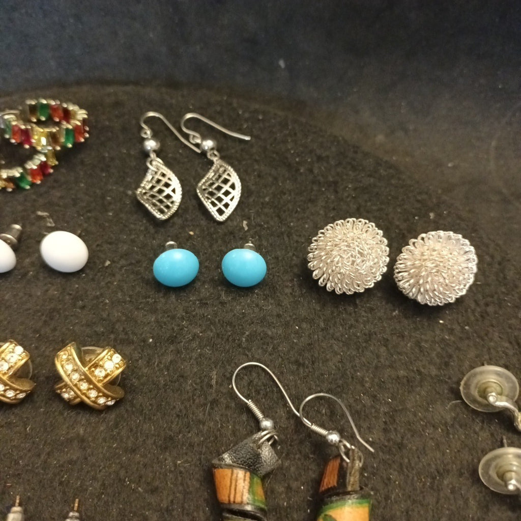Earrings. Pairs Of Earrings For Pierced Ears. Hoop Dangle. Bundle Joblot