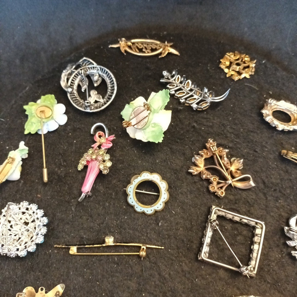 Broken Brooches Bundle Joblot Spares Repairs