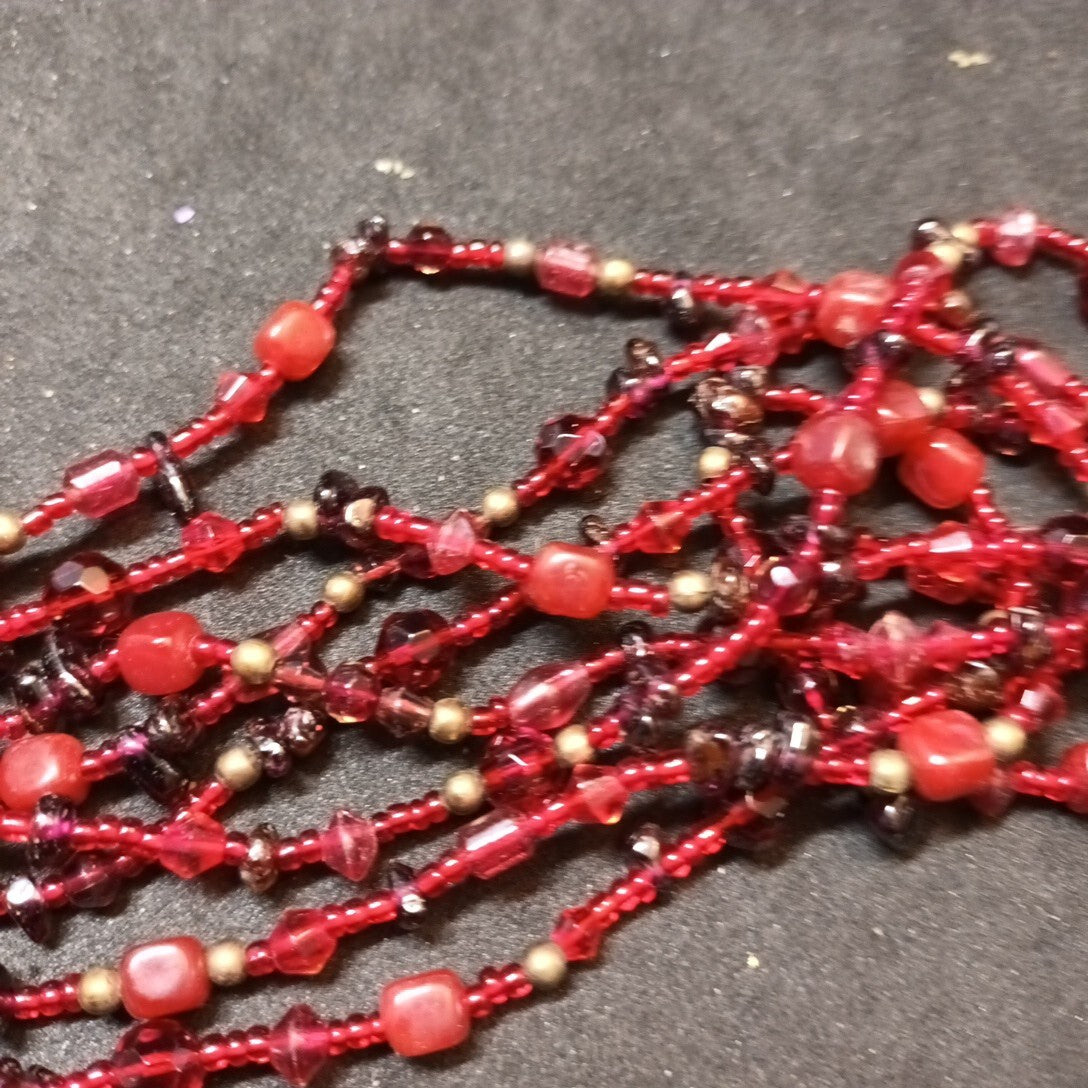 Monet Beaded Necklace Reds 15.5in