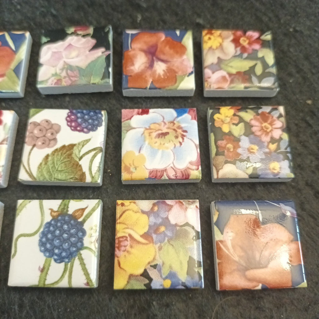 Ceramic Tiles Small 22x22mm Floral Blackcurrant