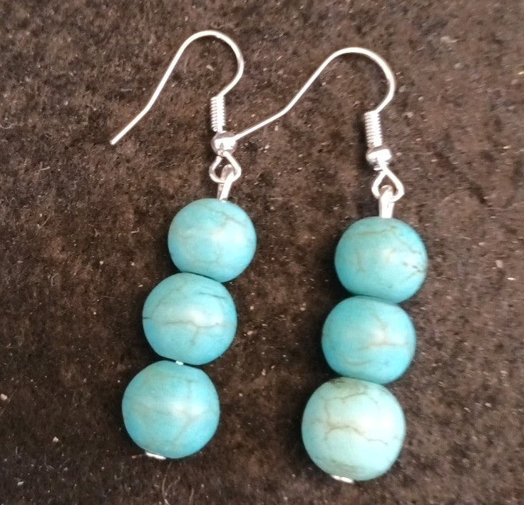 Earrings bundle. Pairs Of Earrings For Pierced Ears. Hoop Dangle Bundle Joblot