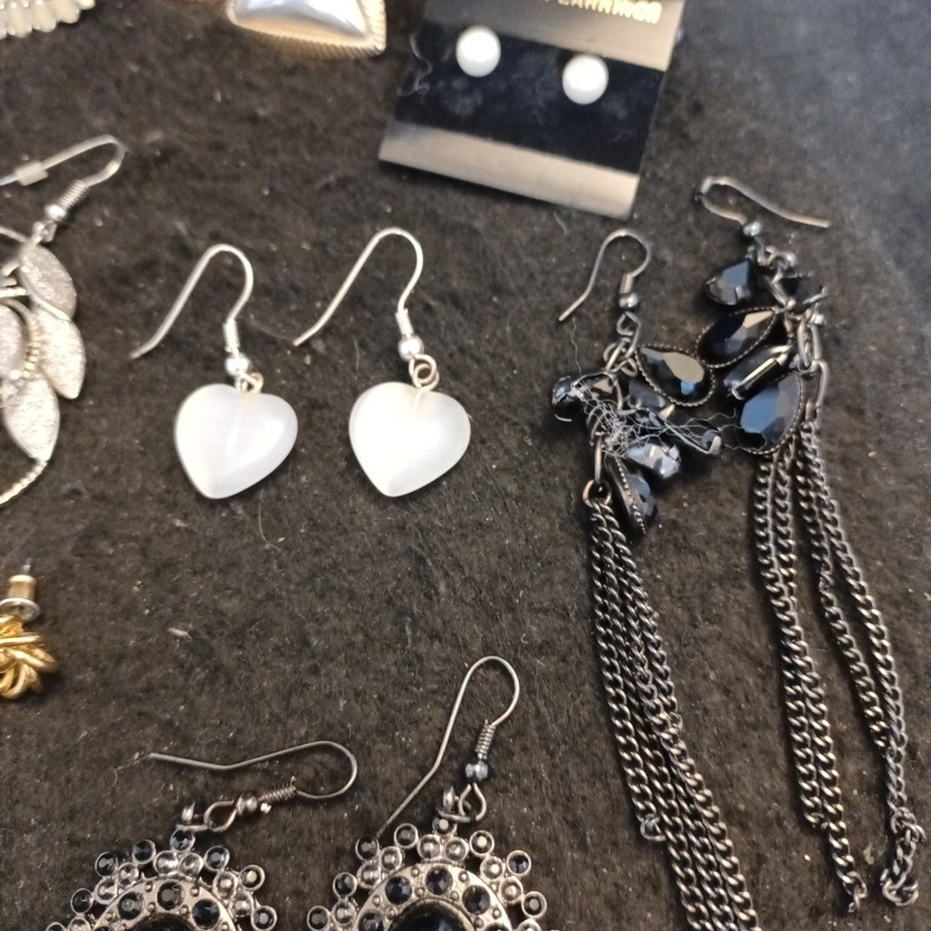 Earrings. Pairs Of Earrings For Pierced Ears. Hoop Dangle. Bundle Joblot