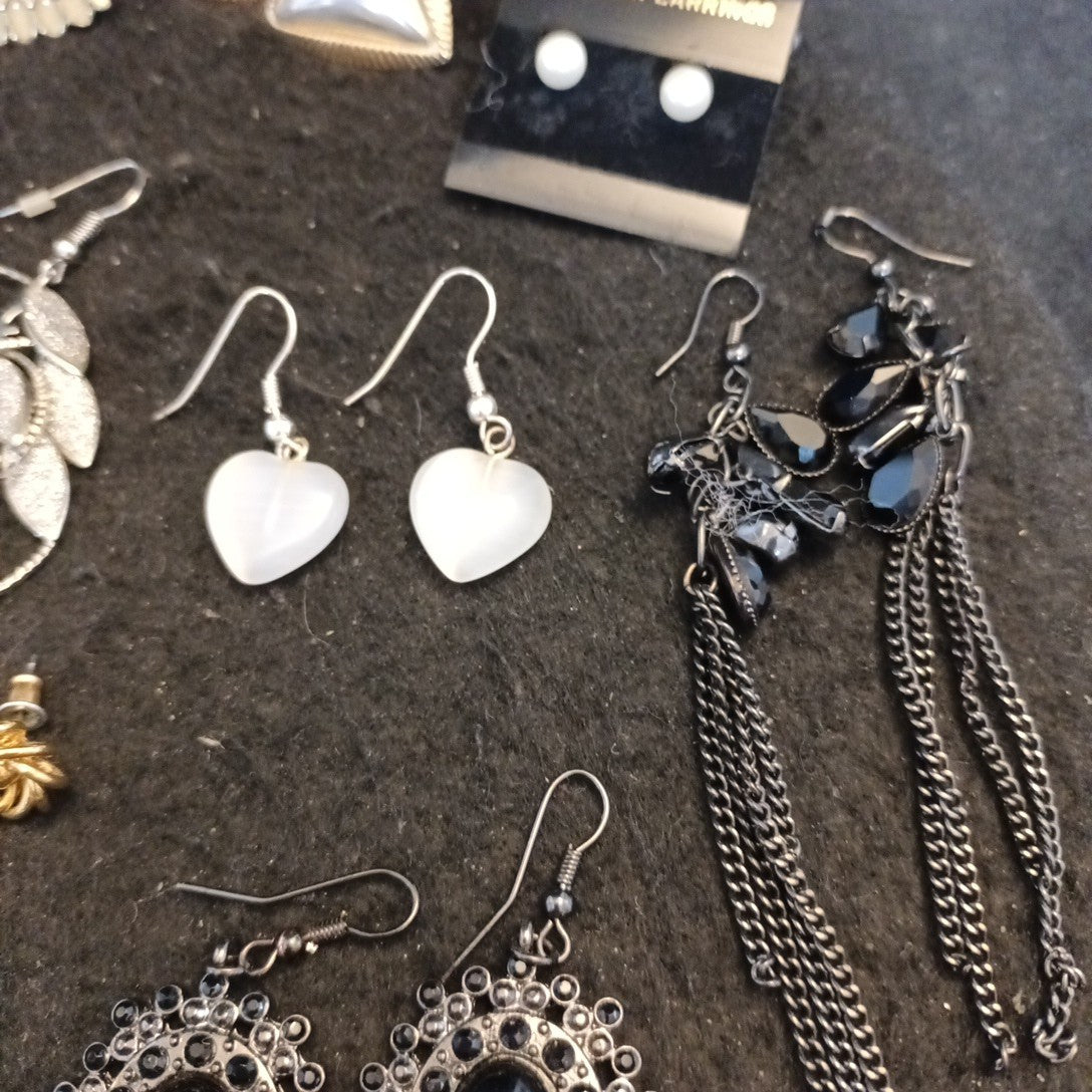 Earrings. Pairs Of Earrings For Pierced Ears. Hoop Dangle. Bundle Joblot