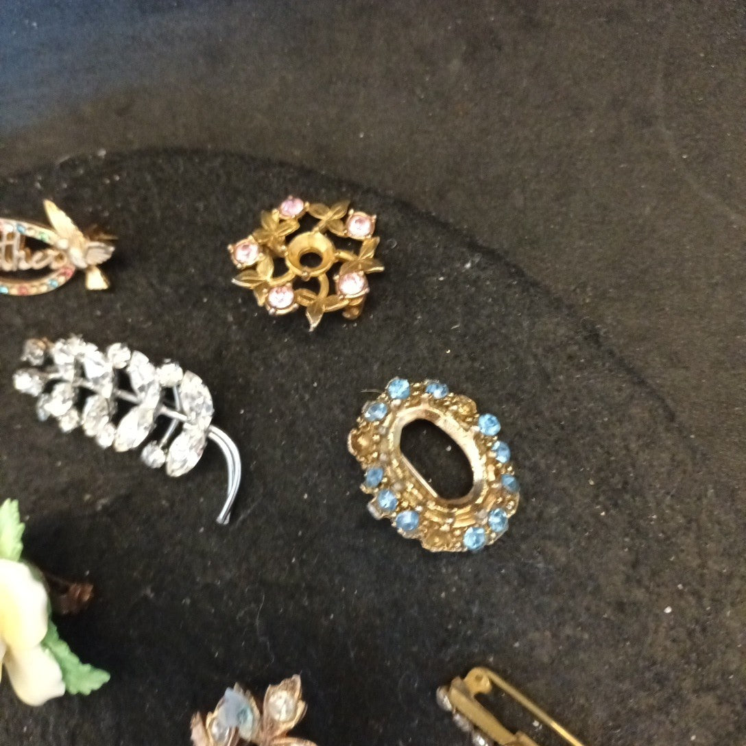 Broken Brooches Bundle Joblot Spares Repairs