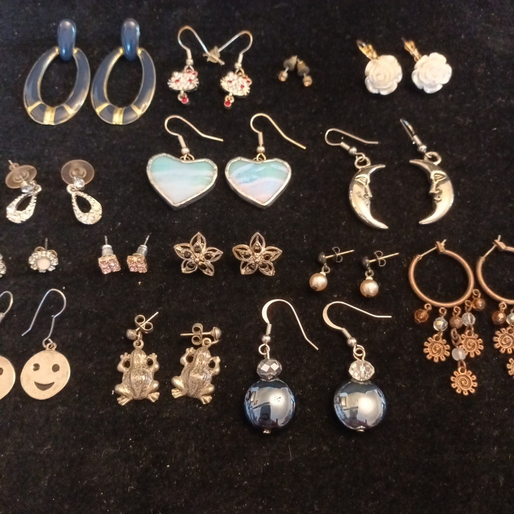 Earrings. Pairs Of Earrings For Pierced Ears. Dangle. Bundle Joblot