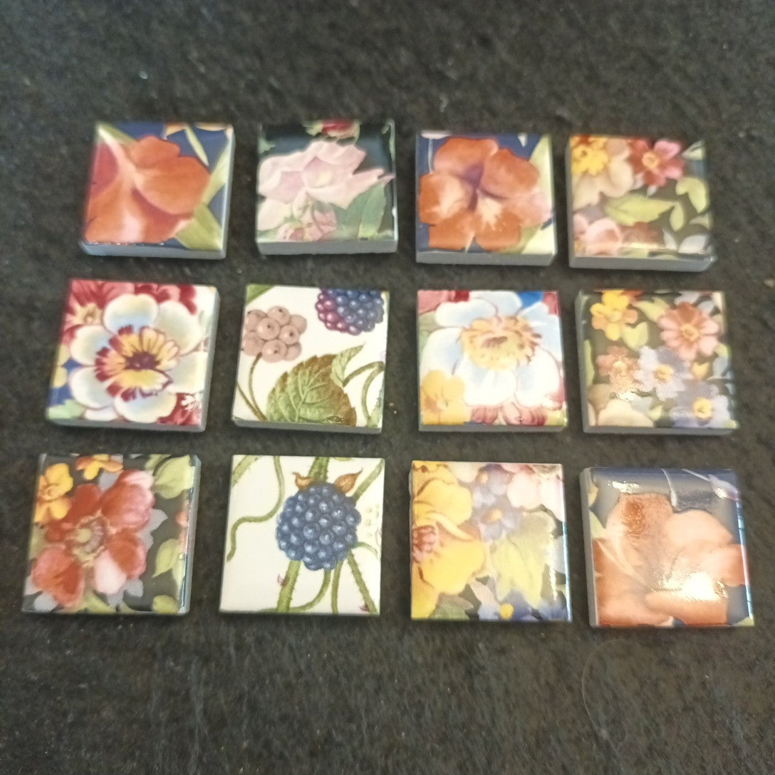 Ceramic Tiles Small 22x22mm Floral Blackcurrant