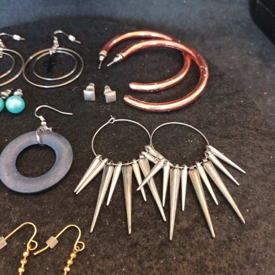 Earrings. Pairs Of Earrings For Pierced Ears. Hoop Dangle. Bundle Joblot