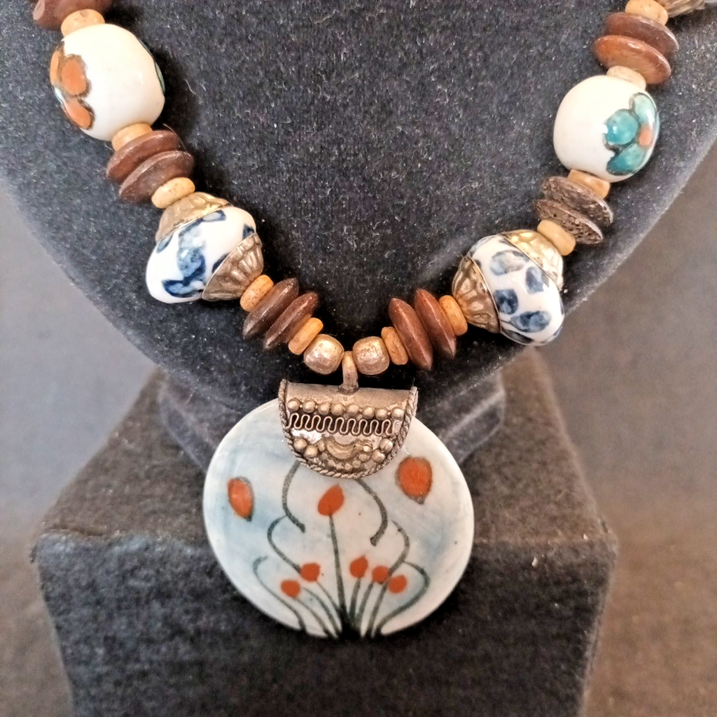 Ceramic Beaded Necklace With Large Pendant Floral 21in