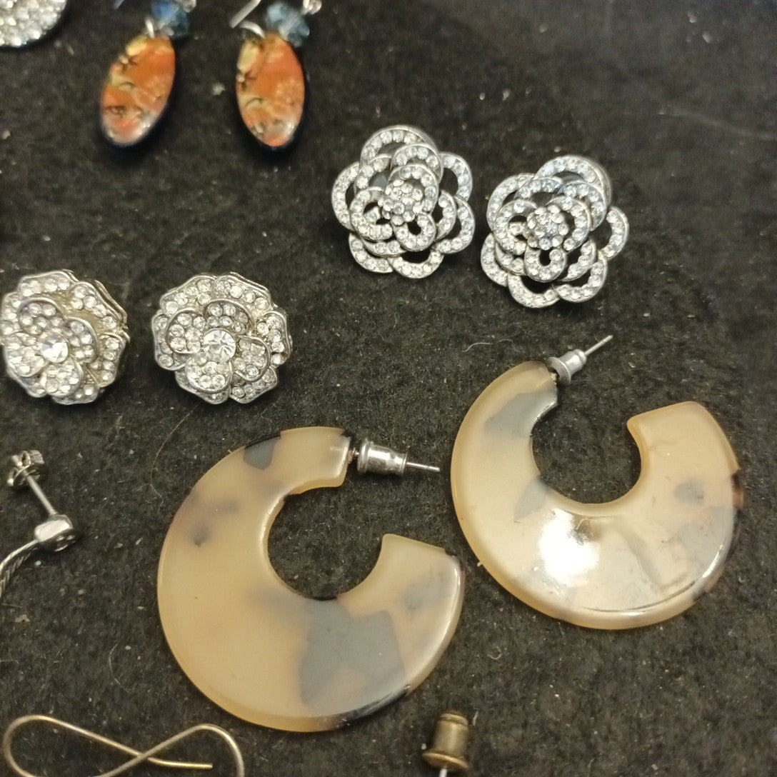 Earrings. Pairs Of Earrings For Pierced Ears. Hoop Dangle. Bundle Joblot