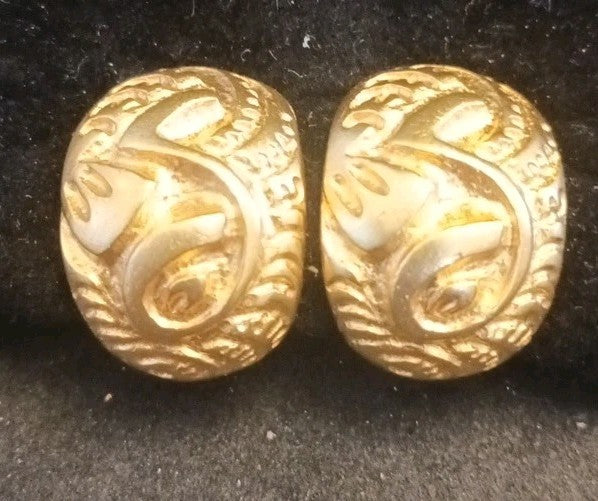 Clara Studios Inc Gold Tone Clip On Earrings