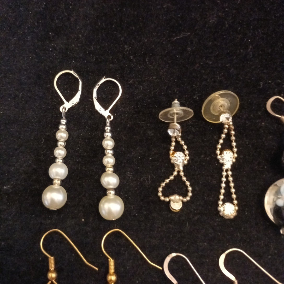 Earrings. Pairs Of Earrings For Pierced Ears. Dangle. Bundle Joblot