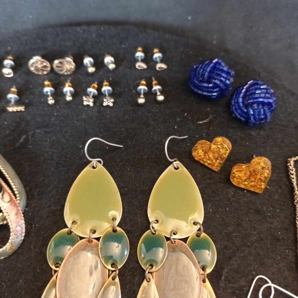 Earrings. Pairs Of Earrings For Pierced Ears. Hoop Dangle. Bundle Joblot