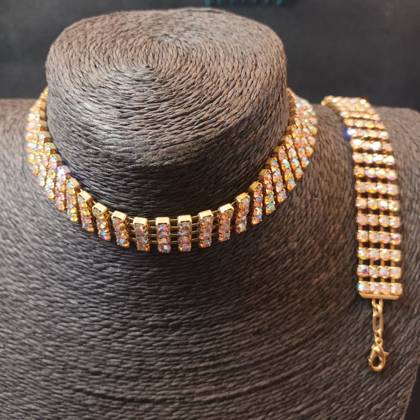 Necklace And Matching Bracelet Gold Tone  Sparkly