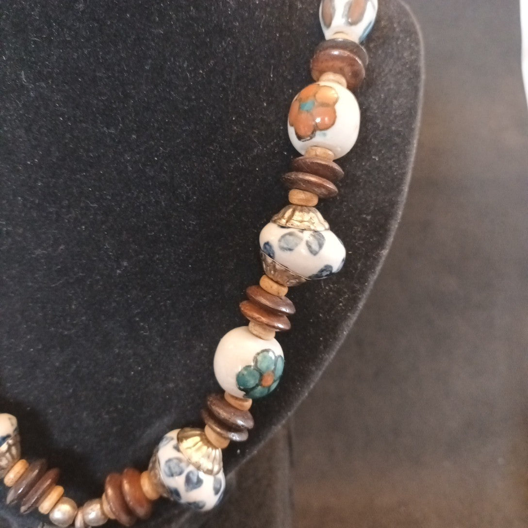 Ceramic Beaded Necklace With Large Pendant Floral 21in