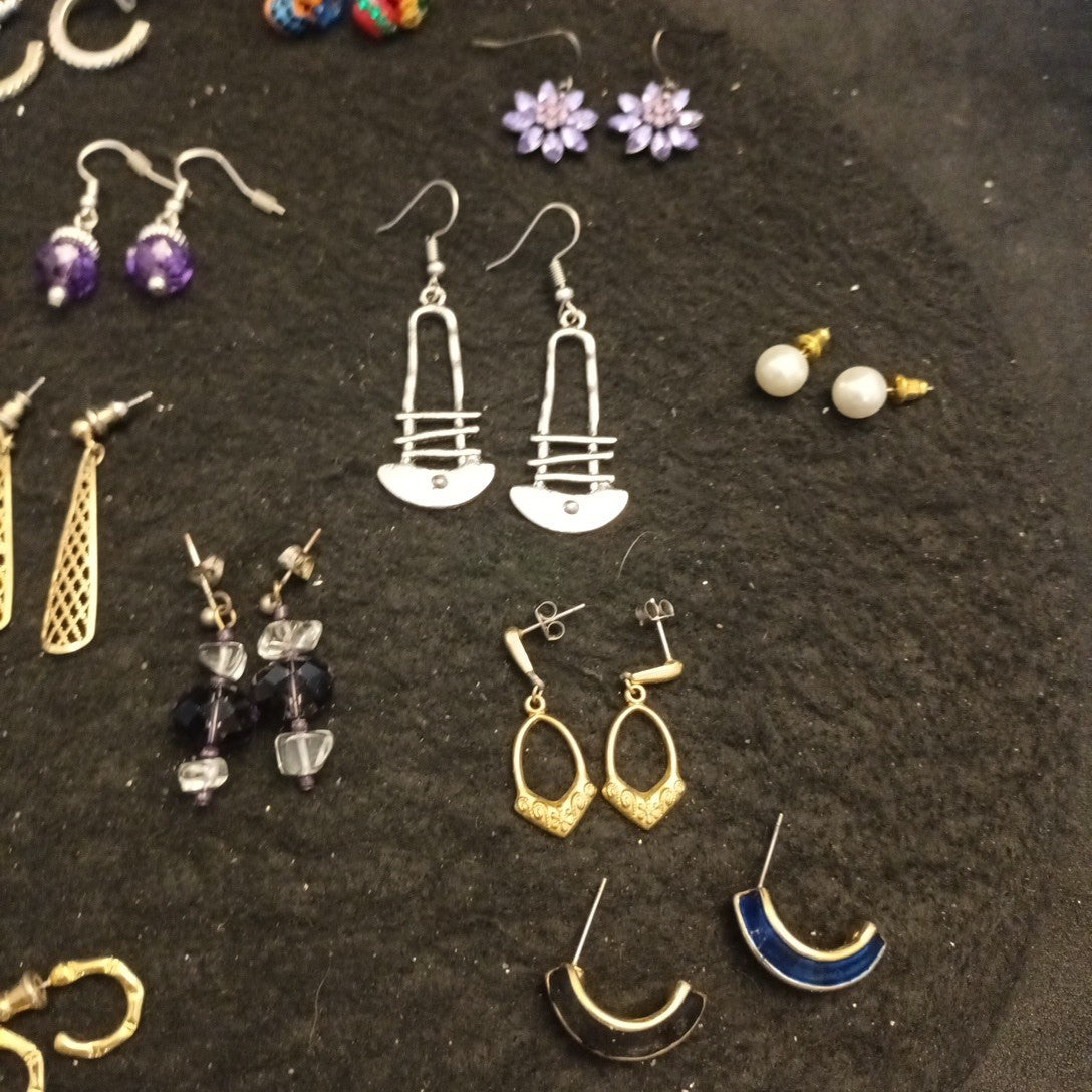 Earrings. Pairs Of Earrings For Pierced Ears. Hoop Dangle. Studs Bundle Joblot