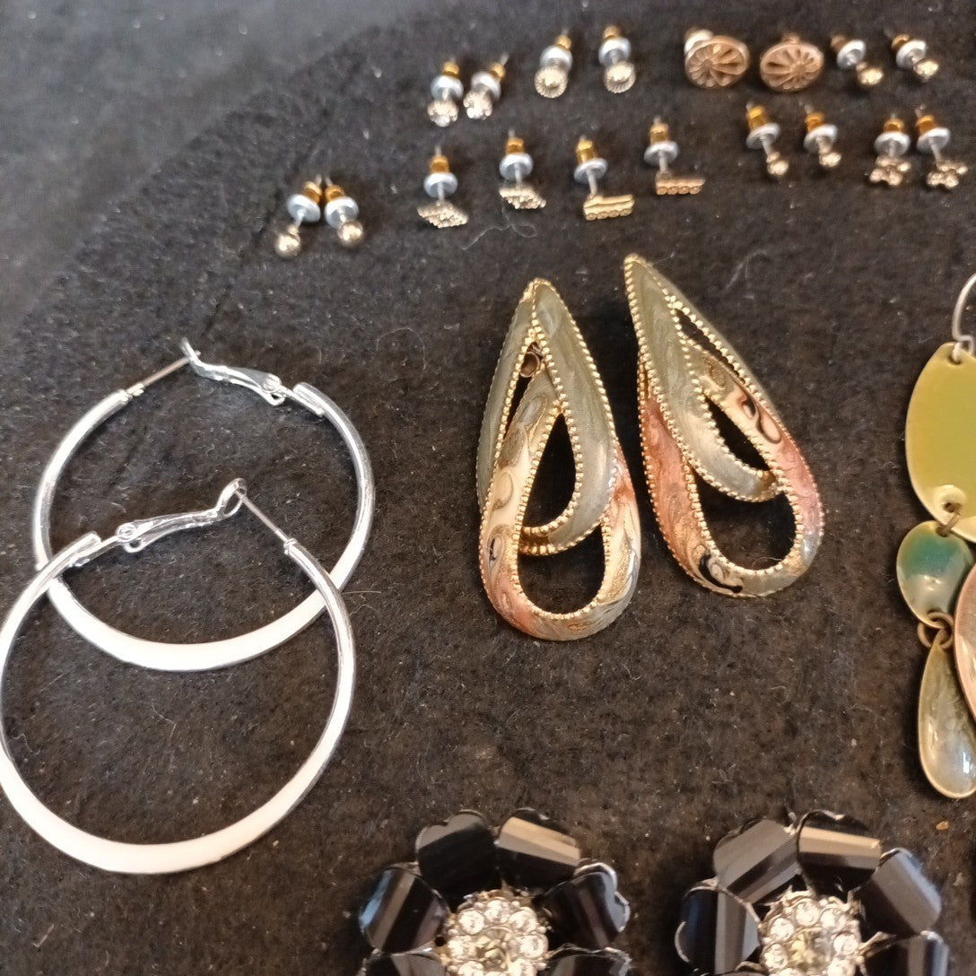 Earrings. Pairs Of Earrings For Pierced Ears. Hoop Dangle. Bundle Joblot